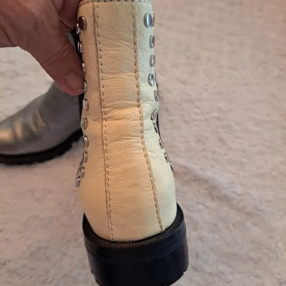 Dolce vita boots 7 leather pull on studded  silver cream black lug sole