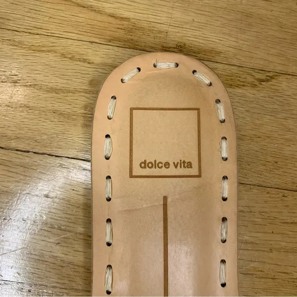 Dolce Vita Desa Sandals in Ivory Leather - Size 9