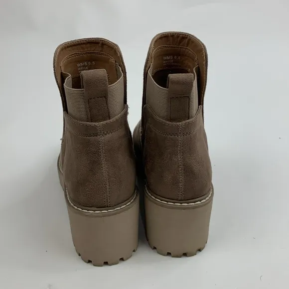 DOLCE VITA Rielle Suede leather Boots Tan Size 8.5 Wedge Pull on Booties