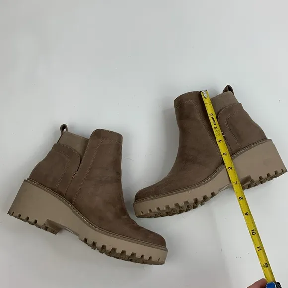 DOLCE VITA Rielle Suede leather Boots Tan Size 8.5 Wedge Pull on Booties