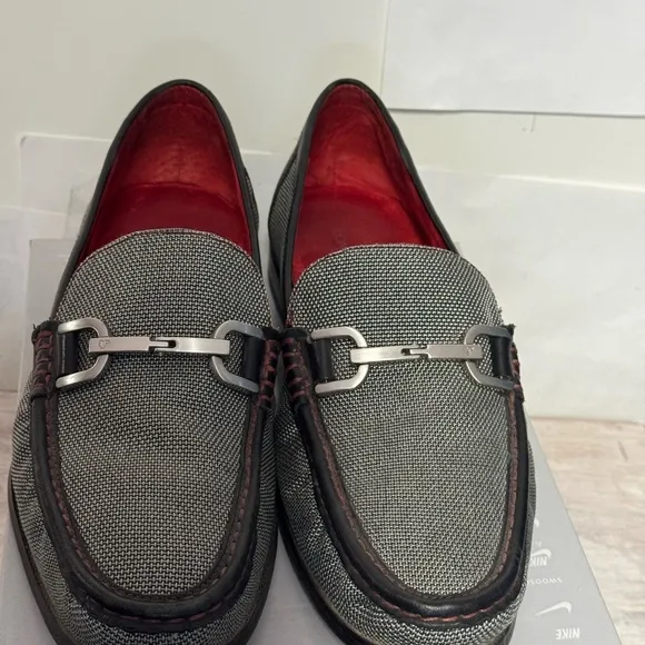Donald J. Pliner Gray Silver Loafers with Horsebit Detail size 8 great condition
