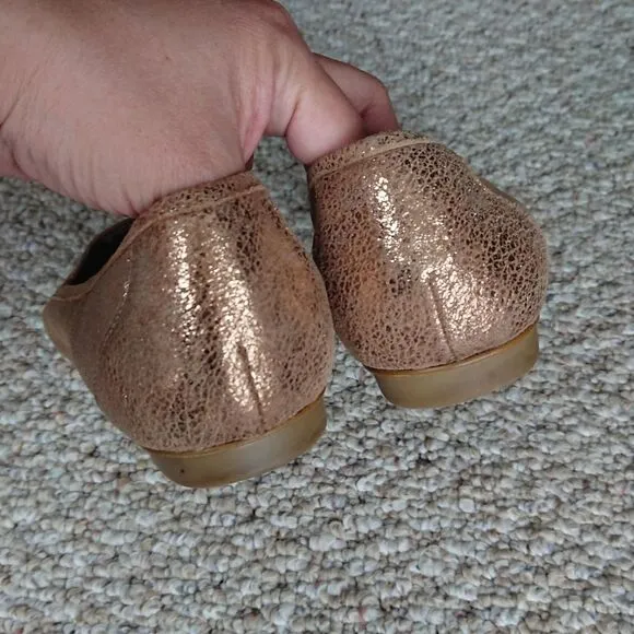 DONALD PLINER Gold Metallic DEEDEE Flats Loafers size 7.5M Slip On Square Toe