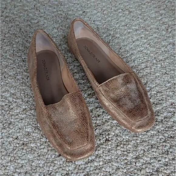 DONALD PLINER Gold Metallic DEEDEE Flats Loafers size 7.5M Slip On Square Toe