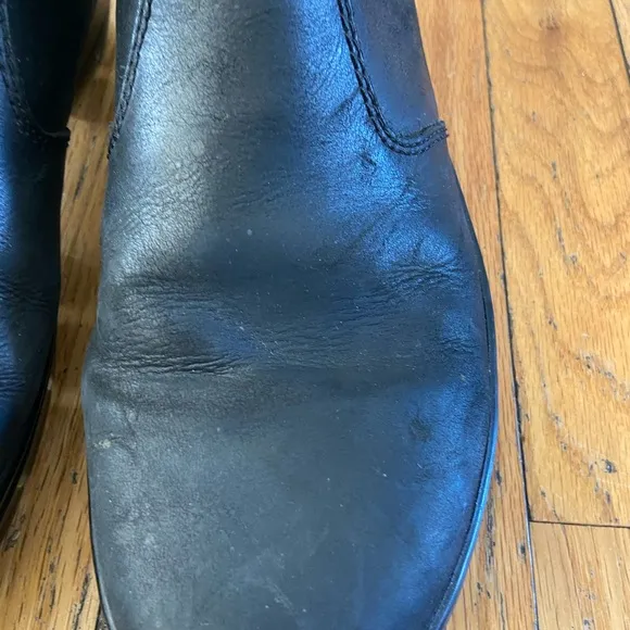 Dr. Doc Martens Black leather Chelsea Boot embury pull on