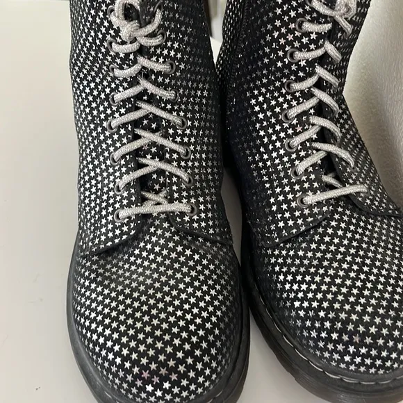 Dr. Marten 1460 Suede Metallic Star Combat Black Lace Up Boots Juniors Womens 6