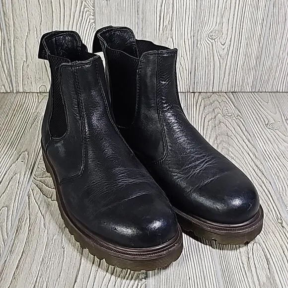 Dr. Martens 2976 Black Leather Chelsea Pull On Boots Mens Size 11
