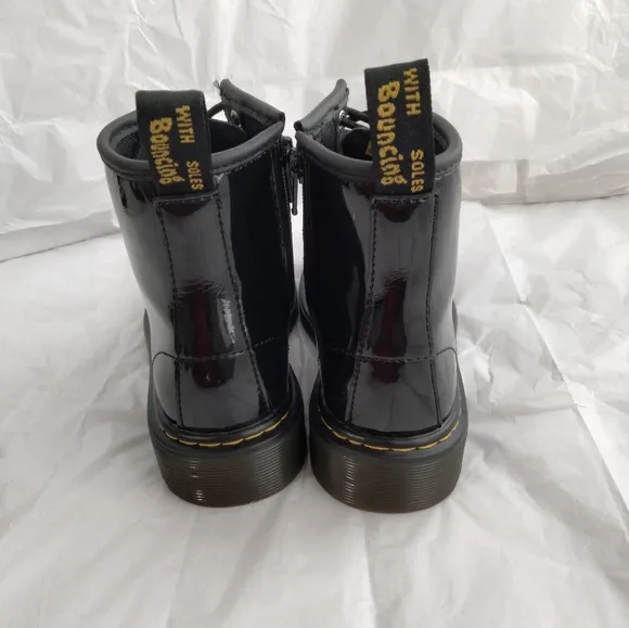 Dr Martens Docs Youth Kids Boots Size 1 patent Leather Combat Boots 1460J