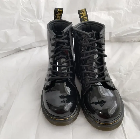 Dr Martens Docs Youth Kids Boots Size 1 patent Leather Combat Boots 1460J