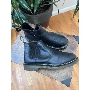 Dr Martens Flaw Youth 2976 Softy T Black Leather Chelsea Boots Kids US Size 6