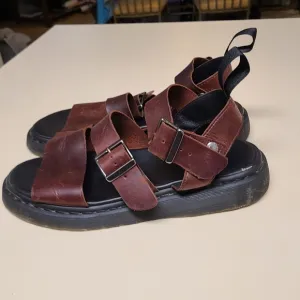Dr. Martens Gryphon Brando leather strap and buckle casual sandals size 11