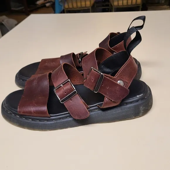 Dr. Martens Gryphon Brando leather strap and buckle casual sandals size 11