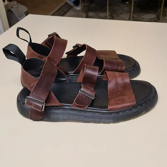 Dr. Martens Gryphon Brando leather strap and buckle casual sandals size 11
