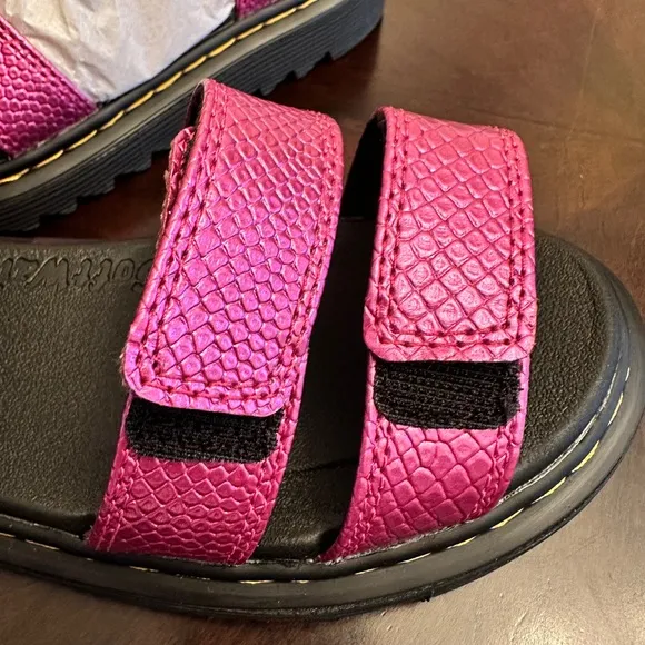 DR. MARTENS Klaire Sandals