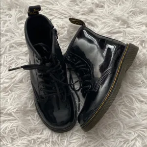 Dr. Martens little kids Black Patent Leather Boots