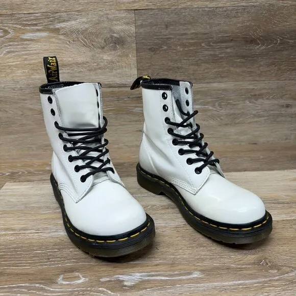 Dr. Martens White Smooth Leather Classic Combat Boot Women's Size 6