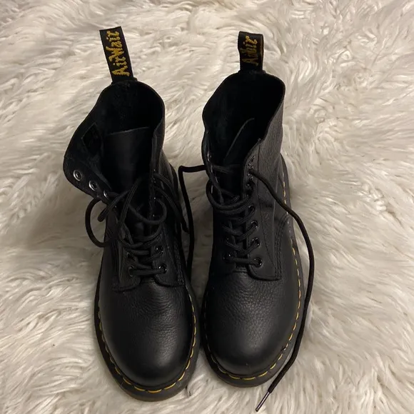 Dr.Martens  AirWaiz Women’s Boots size 7 BNWOT see all photos color black