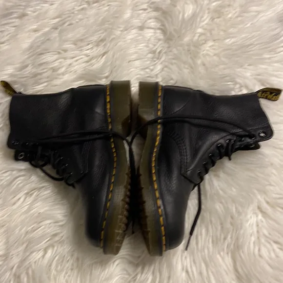 Dr.Martens  AirWaiz Women’s Boots size 7 BNWOT see all photos color black