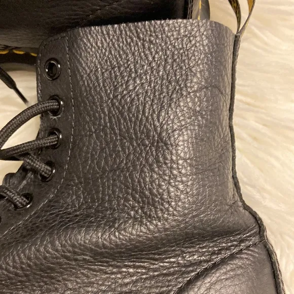 Dr.Martens  AirWaiz Women’s Boots size 7 BNWOT see all photos color black