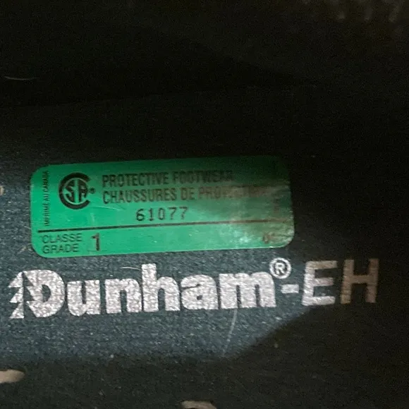 Dunham waterproof hiking/trekking/work  boots Womens Size 7 Model DS675TN