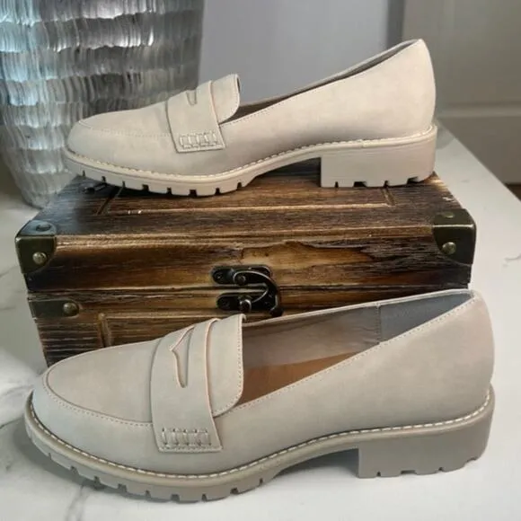 DV by Dolce Vita Carley Loafers in Beige