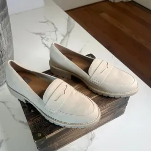 DV by Dolce Vita Carley Loafers in Beige