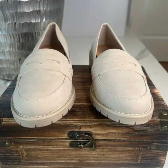 DV by Dolce Vita Carley Loafers in Beige