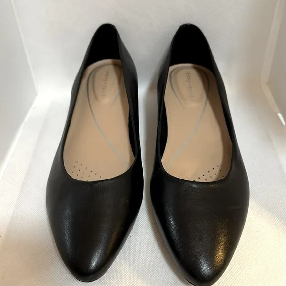 Easy Spirit Black Leather Flats with 1-Inch Heel Shoes Size 9.5 - NWOT