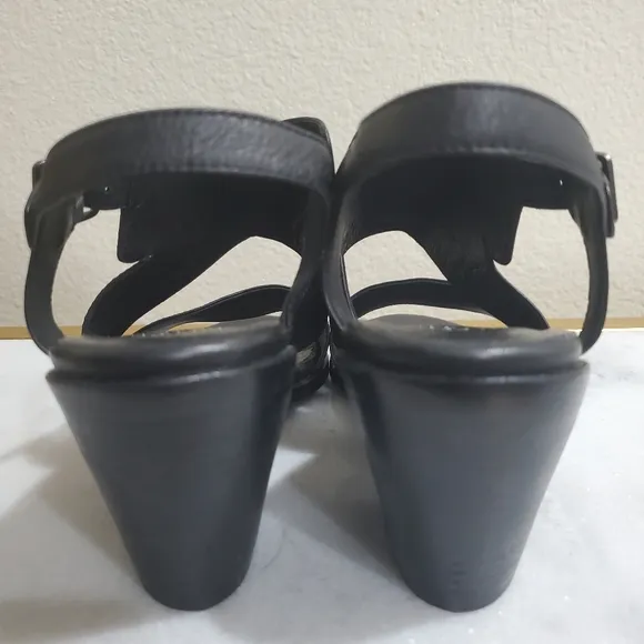 Eileen Fisher Black Leather Chunk Heel Sandals Women's Shoe Size 7 1/2