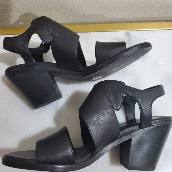 Eileen Fisher Black Leather Chunk Heel Sandals Women's Shoe Size 7 1/2
