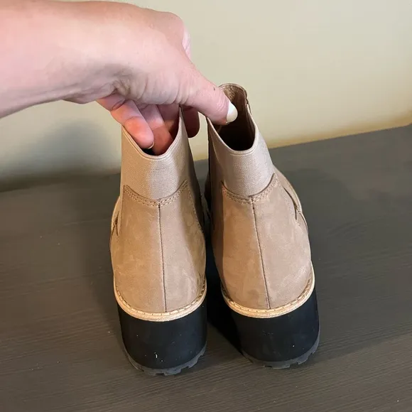 Eileen Fisher Jessa Lug Sole Chelsea Boots