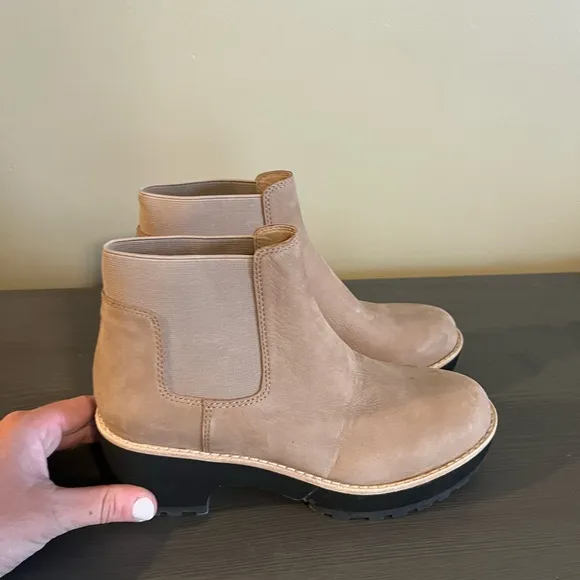 Eileen Fisher Jessa Lug Sole Chelsea Boots