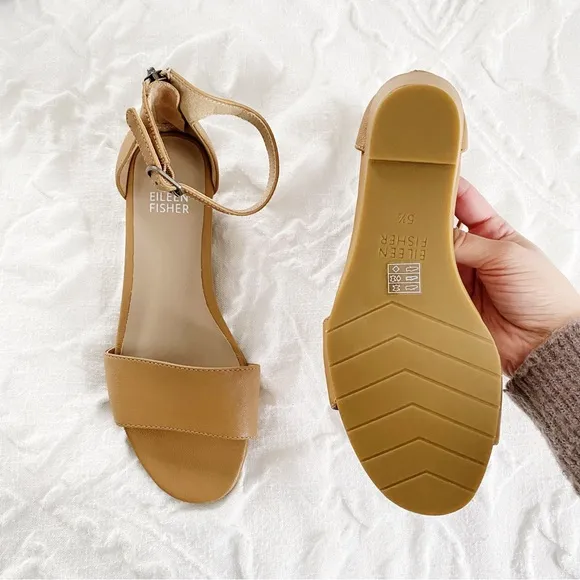 Eileen Fisher Mara Tumbled Leather Wedge Sandal Size 5.5 New