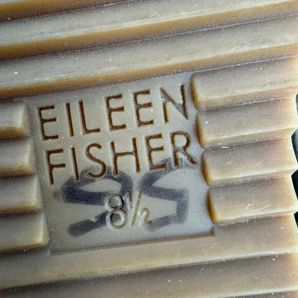 Eileen Fisher Winnie sandals 8.5 wedge espadrille leather hook and loop olive