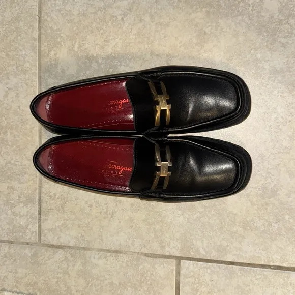 Elegant Black Leather Loafers