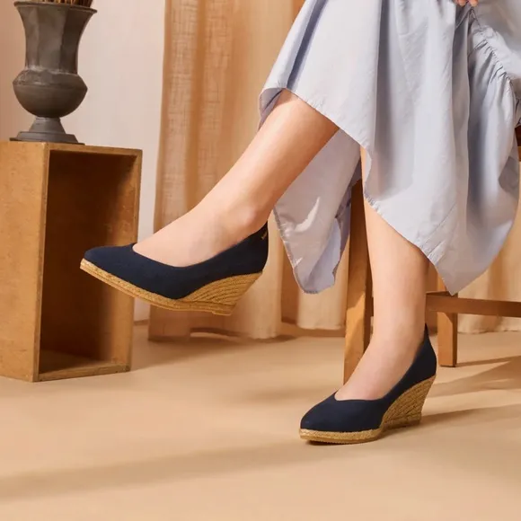 ERIC MICHAEL TEVA WOMEN'S Navy Blue Suede Wedge Pumps Pointed Toe Dress Shoes 39