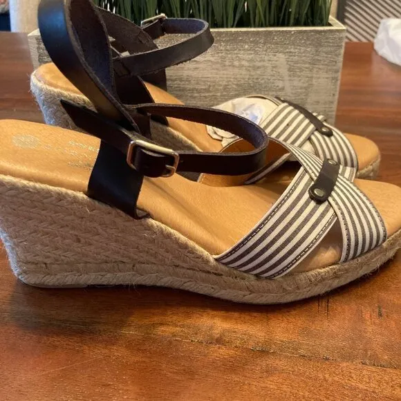 Eric Michael - Womens Tabitha Sandals size 41 New in Box