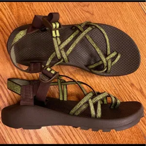 EUC Chaco ZX/2 Sandals, Green