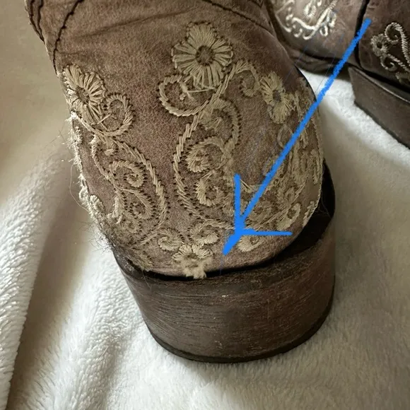 EUC Corral Bone Embroidery Leather Square Toe Pull On Western Boots size 2