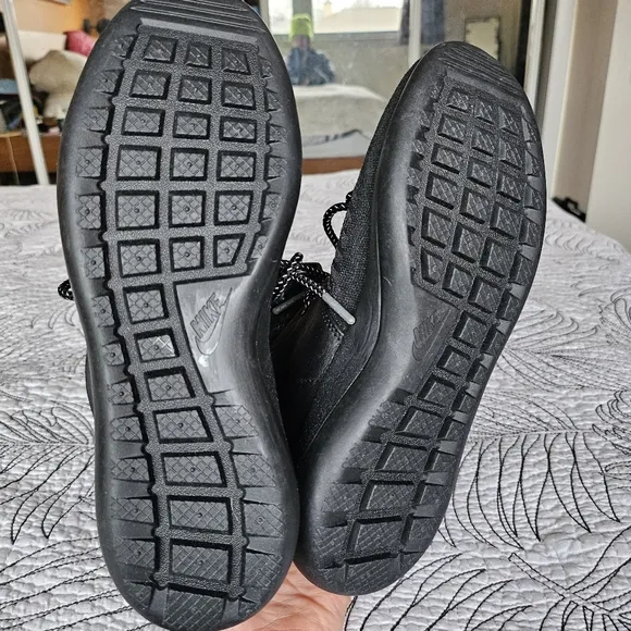 EUC Nike Roshe 2 Hi Flyknit Slouch Leather Boots W Sz 7 All Black Gray