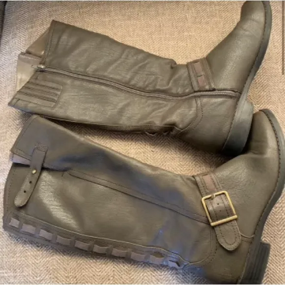 EUC SBICCA of California side zip boots Size 9 . Very Cute see all photos