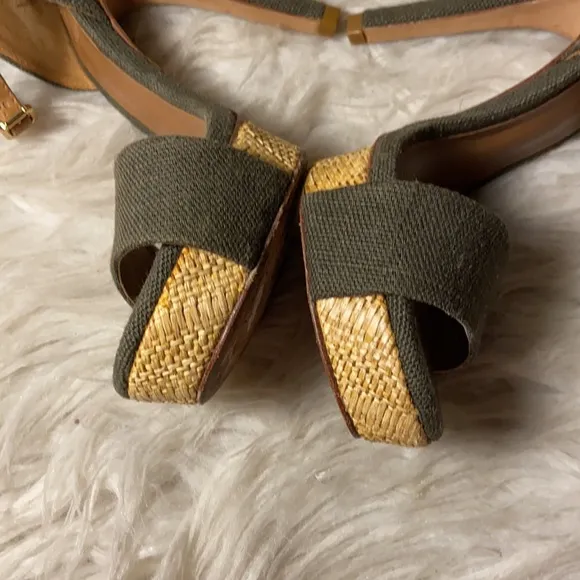 EUC Tory Burch Olive Green Amina Platform Stilettos