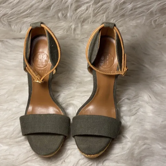 EUC Tory Burch Olive Green Amina Platform Stilettos