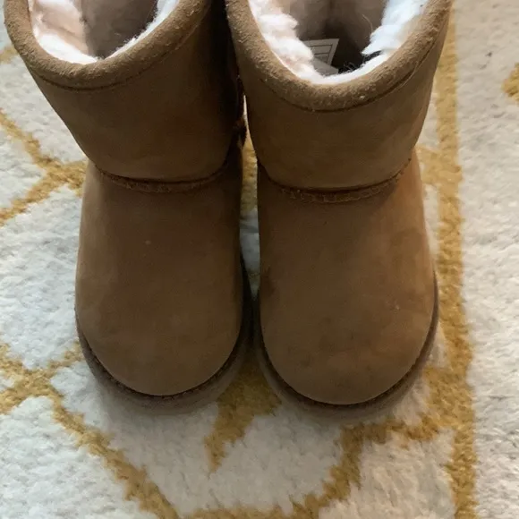 EUC UGG boots