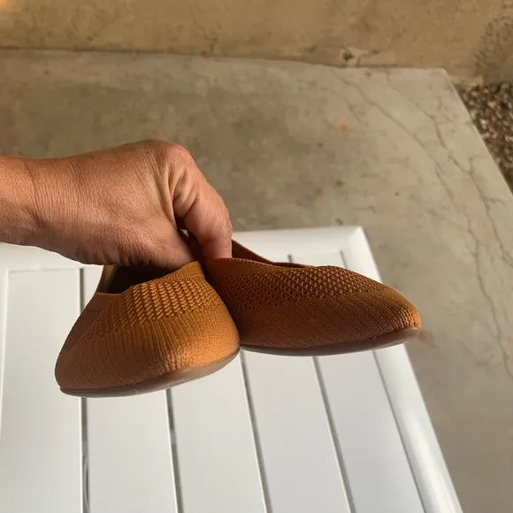 Everlane cognac pointy toe loafers flats size 6.5