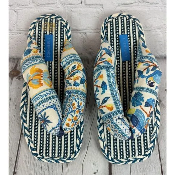 FARM RIO puffy blue white floral textile flip flop thong sandals size 9 NWOT