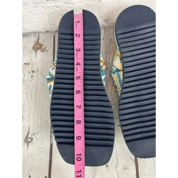 FARM RIO puffy blue white floral textile flip flop thong sandals size 9 NWOT