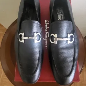 FERRAGAMO MEN'S LEATHER LOAFERS