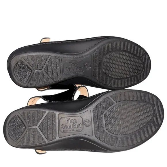 Finn Comfort Black Patent Leather Adana Sandals Women’s size 7.5