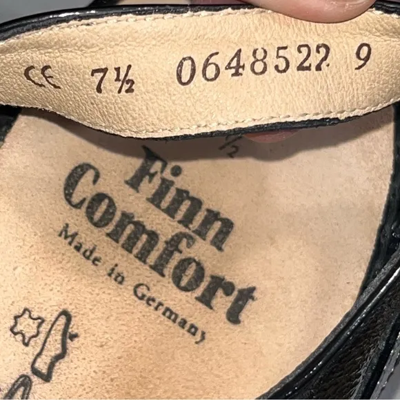 Finn Comfort Black Patent Leather Adana Sandals Women’s size 7.5
