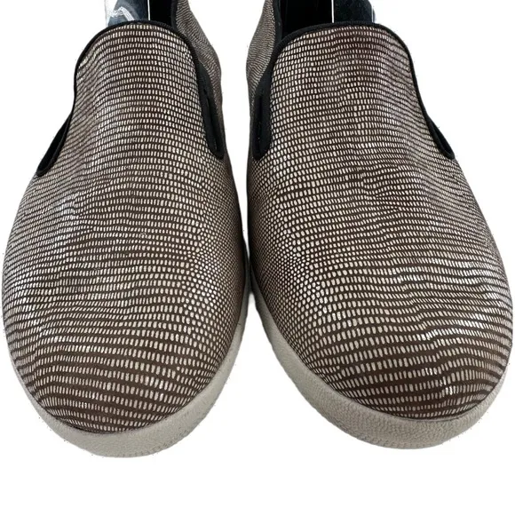 Fitflop superskate flats size 7 38 bronze leather Slip on lizard print loafers
